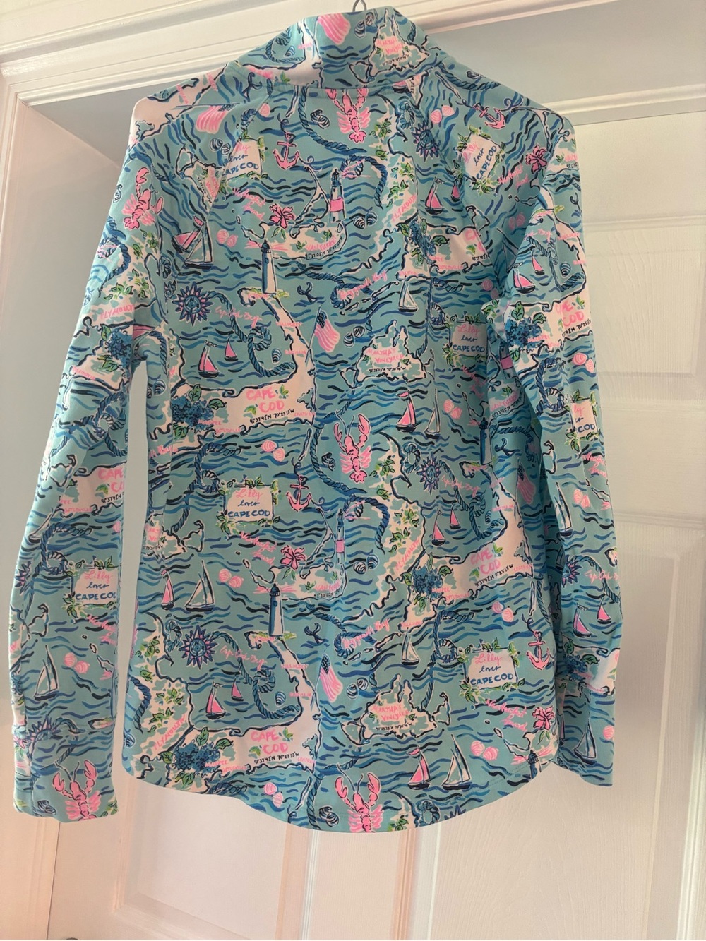 LIKE NEW Lilly Pullitzer UPF Cape Cod Print Long Sleeve Popover Sweatshirt.